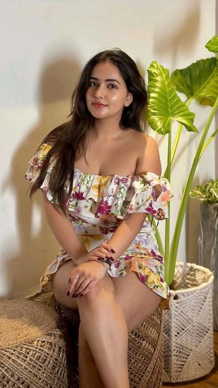 B hot and sexy call girl available full satisfied service available